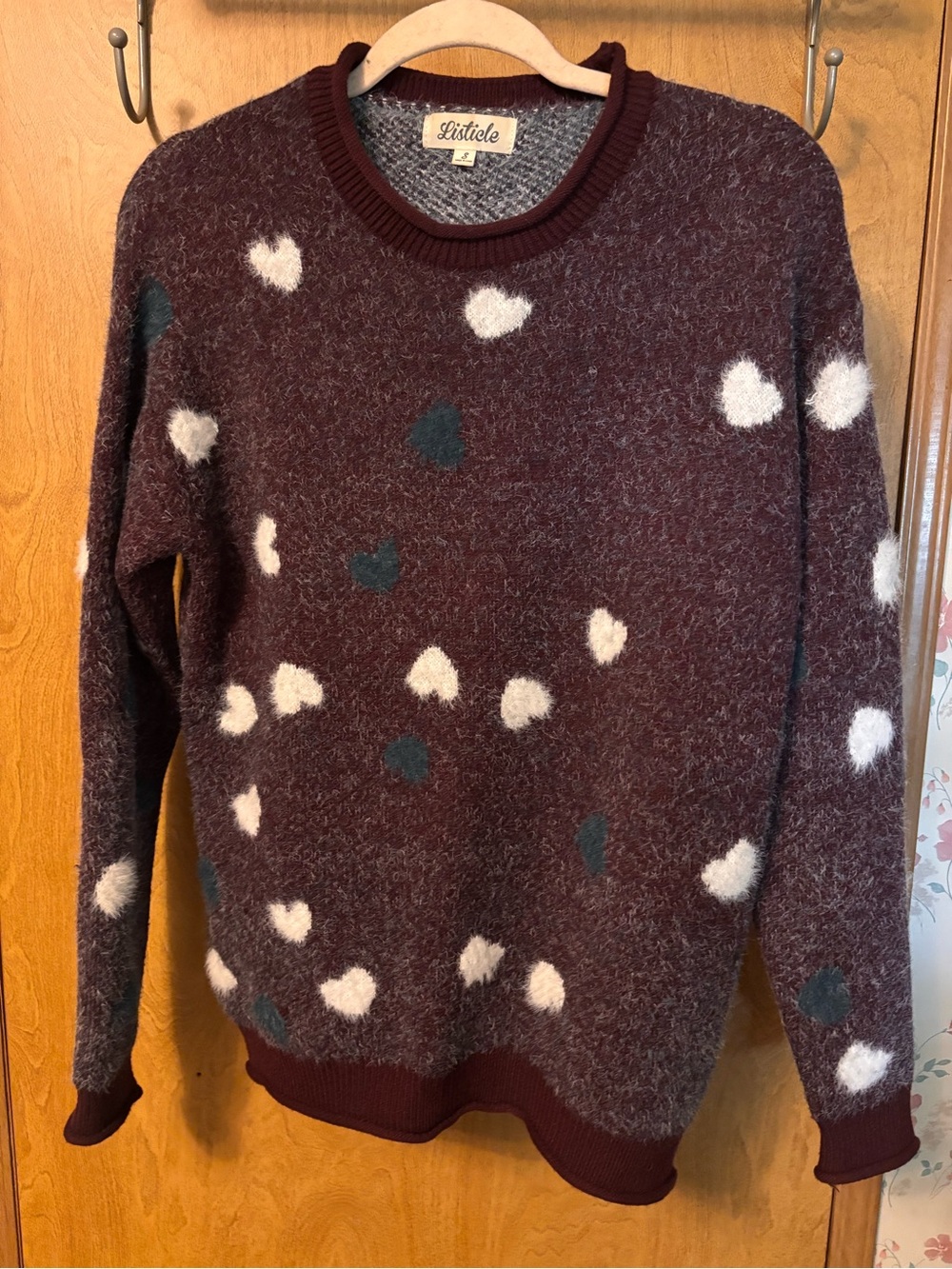 Listicle Burgundy Crewneck Sweater with Cream and Green Hearts